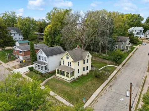 2071 N Main Dubuque IA 52001