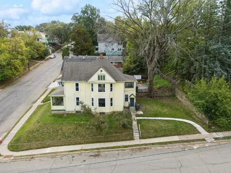 2071 N Main Dubuque IA 52001