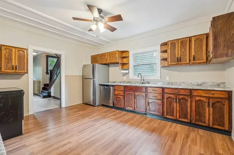 2071 N Main Dubuque IA 52001