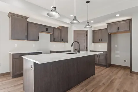 1023 Oakview Manchester IA 52057-0000