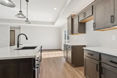 1023 Oakview Manchester IA 52057-0000