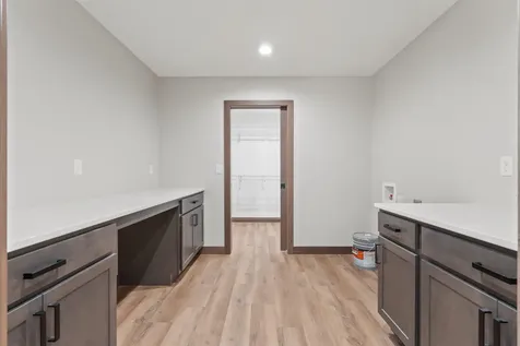 1023 Oakview Manchester IA 52057-0000