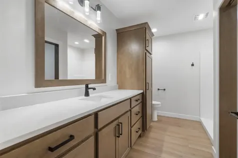 1020 Sage Oak Manchester IA 52057