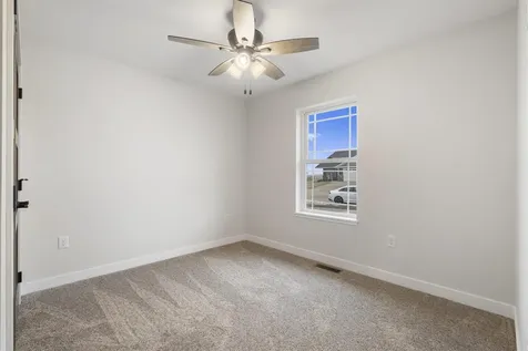 1020 Sage Oak Manchester IA 52057
