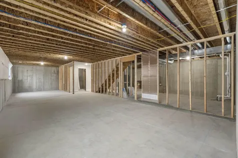 1020 Sage Oak Manchester IA 52057