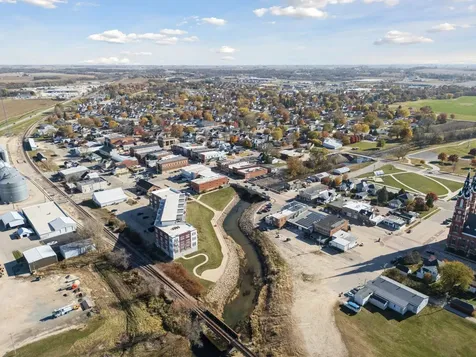 120 Twin Steeples Circle NE #307 Dyersville IA 52040