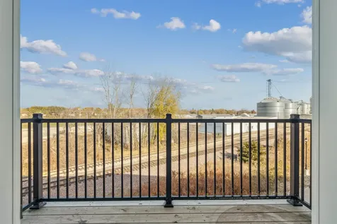 120 Twin Steeples Circle NE #215 Dyersville IA 52040