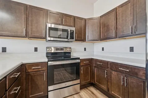 120 Twin Steeples Circle NE #215 Dyersville IA 52040