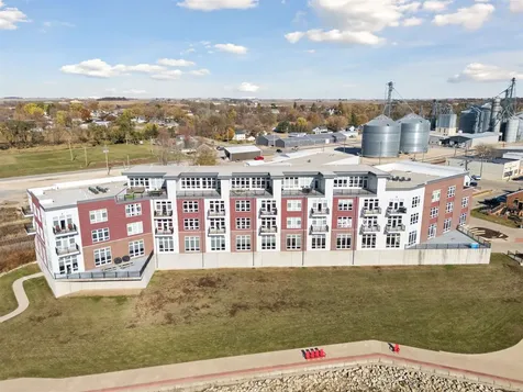 120 Twin Steeples Circle NE #213 Dyersville IA 52040