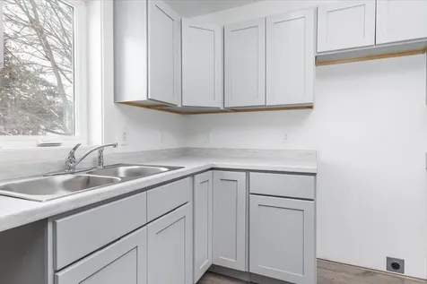 2527 Washington Dubuque IA 52001