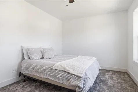 2527 Washington Dubuque IA 52001