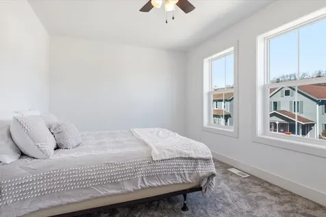 2527 Washington Dubuque IA 52001