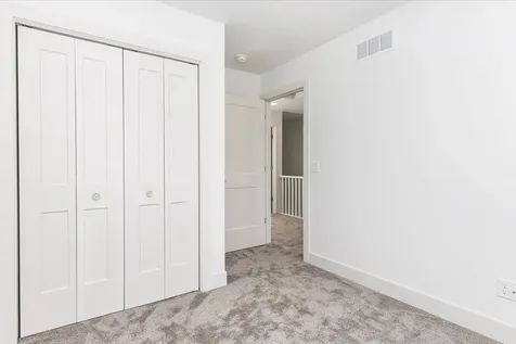 2527 Washington Dubuque IA 52001