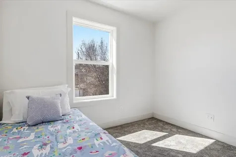 2527 Washington Dubuque IA 52001
