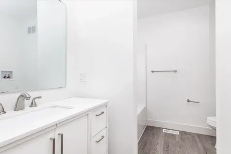 2527 Washington Dubuque IA 52001