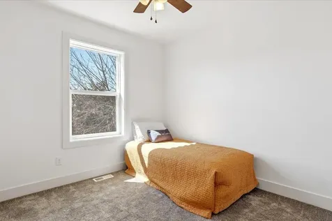 2527 Washington Dubuque IA 52001