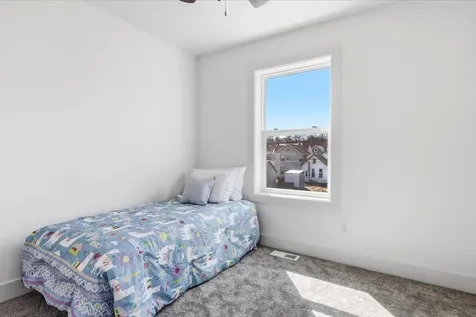 2527 Washington Dubuque IA 52001