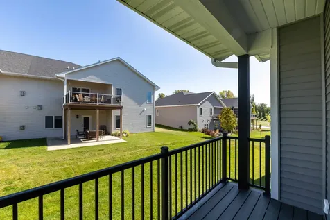 1378 Autumn Ridge Dubuque IA 52003