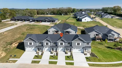 1378 Autumn Ridge Dubuque IA 52003