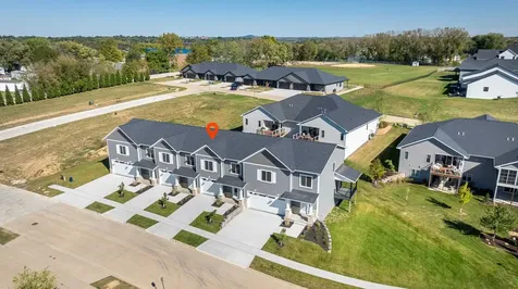 1378 Autumn Ridge Dubuque IA 52003
