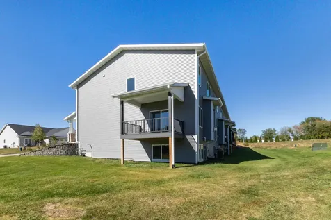 1380 Autumn Ridge Dubuque IA 52003
