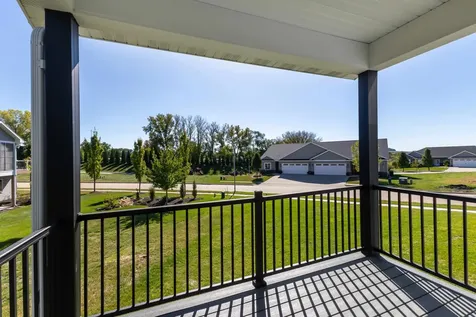 1380 Autumn Ridge Dubuque IA 52003