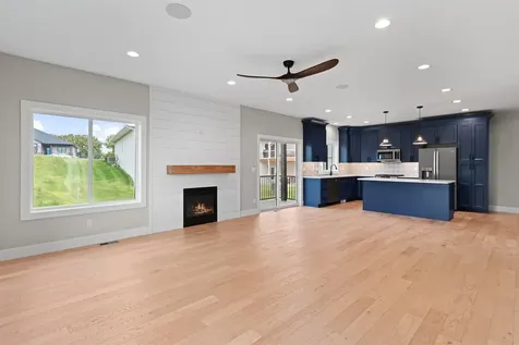 1368 Autumn Ridge Dubuque IA 52003