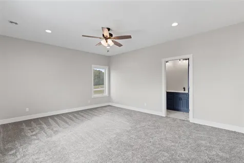 1368 Autumn Ridge Dubuque IA 52003