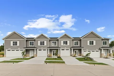 1368 Autumn Ridge Dubuque IA 52003