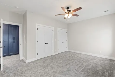 1368 Autumn Ridge Dubuque IA 52003