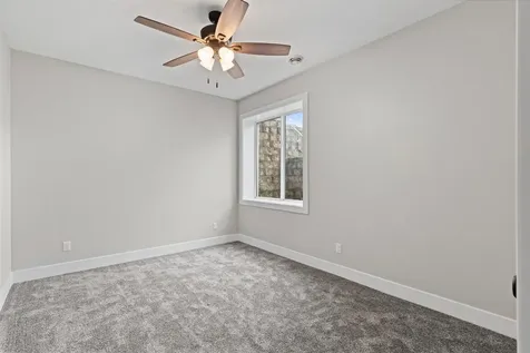 1368 Autumn Ridge Dubuque IA 52003