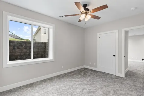 1368 Autumn Ridge Dubuque IA 52003