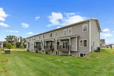 1368 Autumn Ridge Dubuque IA 52003