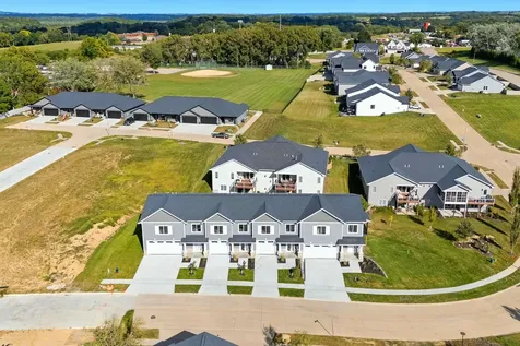 1368 Autumn Ridge Dubuque IA 52003