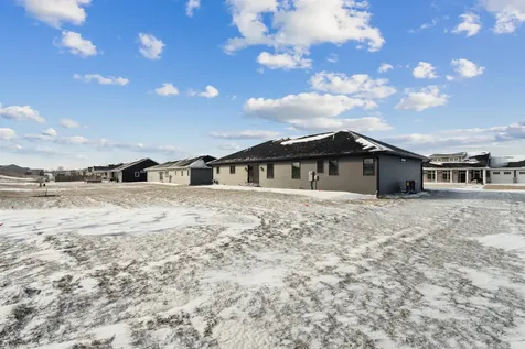 141 SE Mulberry Cascade IA 52033