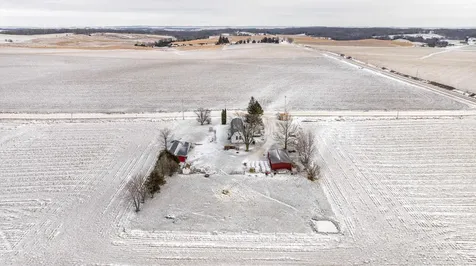 2405 Pheasant Hopkinton IA 52237