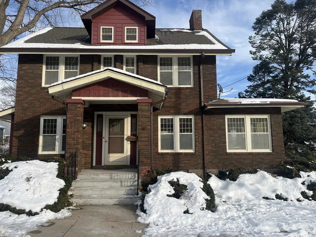 660 Alta Vista Dubuque IA 52001
