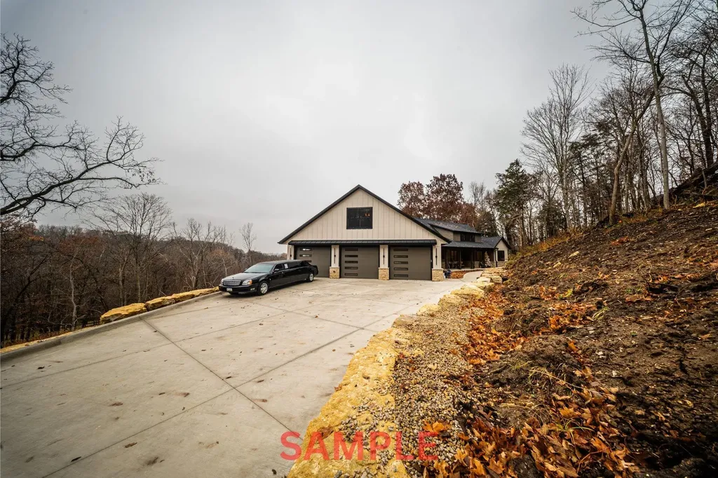 Lot 28 Elly Rose Dubuque IA 52002