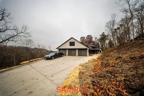 Lot 28 Elly Rose Dubuque IA 52002