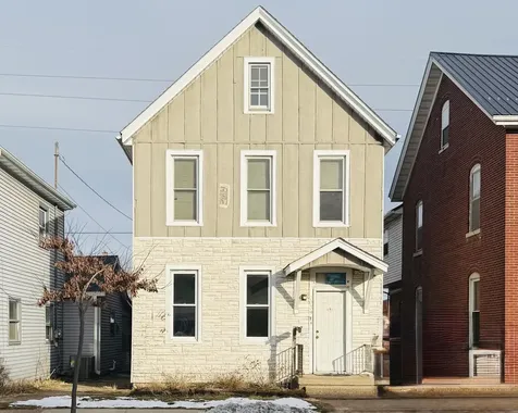 2034 Jackson Dubuque IA 52001