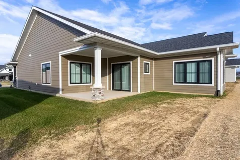 4459 Ewing Dubuque IA 52002