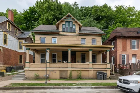 364 W Locust Dubuque IA 52001