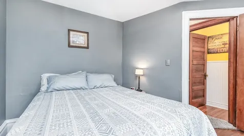 1081 Center Dubuque IA 52001