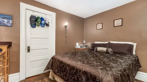 1081 Center Dubuque IA 52001