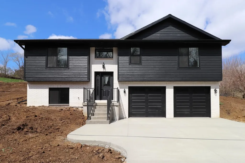 227 Olympic Heights Dubuque IA 52001