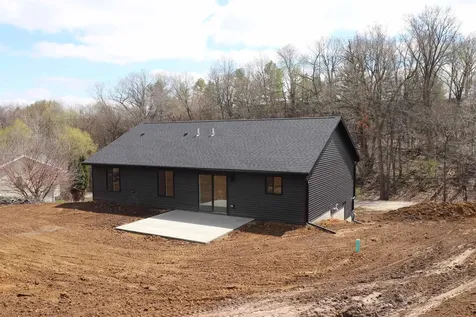 227 Olympic Heights Dubuque IA 52001