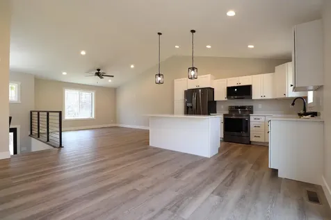 227 Olympic Heights Dubuque IA 52001