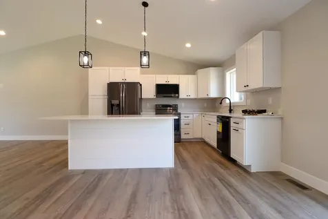 227 Olympic Heights Dubuque IA 52001