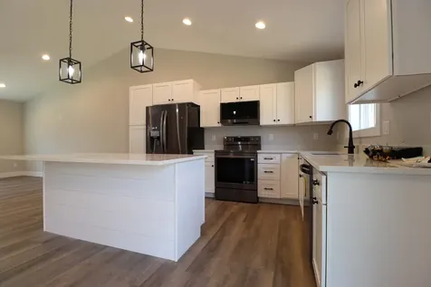 227 Olympic Heights Dubuque IA 52001