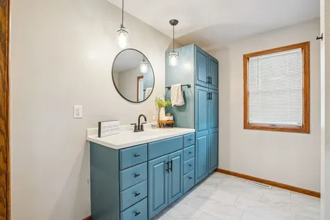 8212 98th Wyoming IA 52362